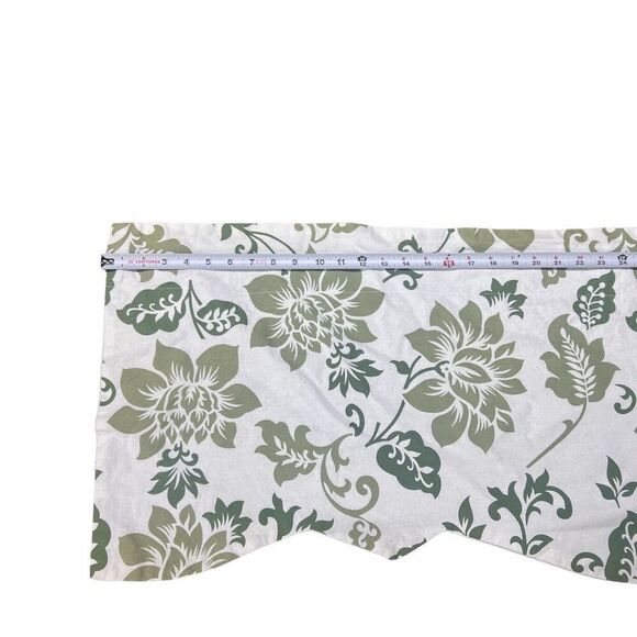 Curtain Chic, Inc. Green Floral Print Curtain Size 50” x 16” - Picture 8 of 10